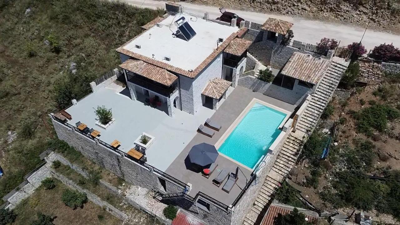 Argileos Apartment Himare Bagian luar foto