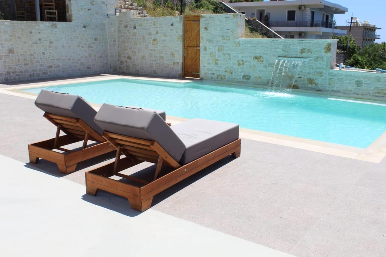 Argileos Apartment Himare Bagian luar foto