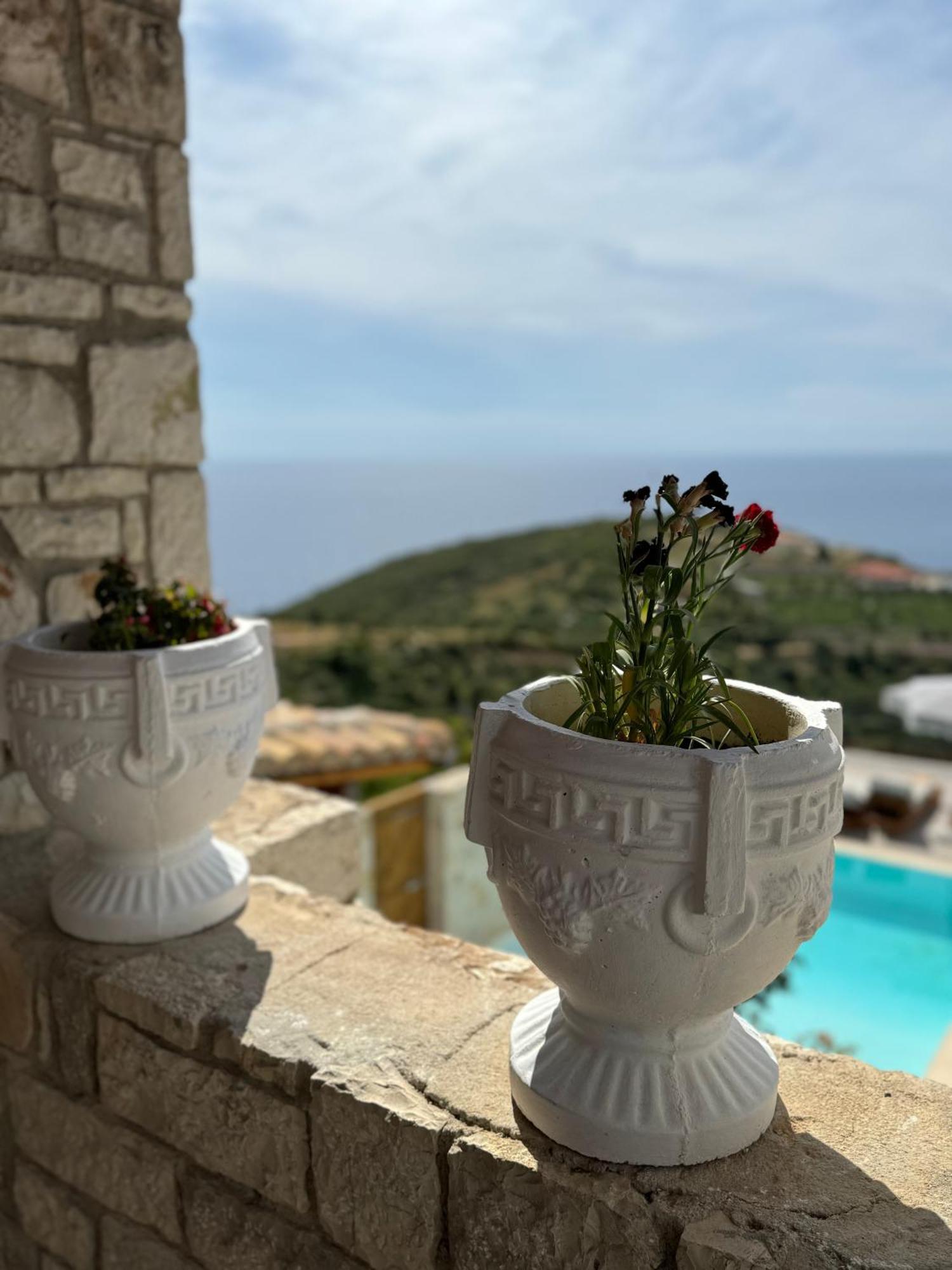 Argileos Apartment Himare Bagian luar foto