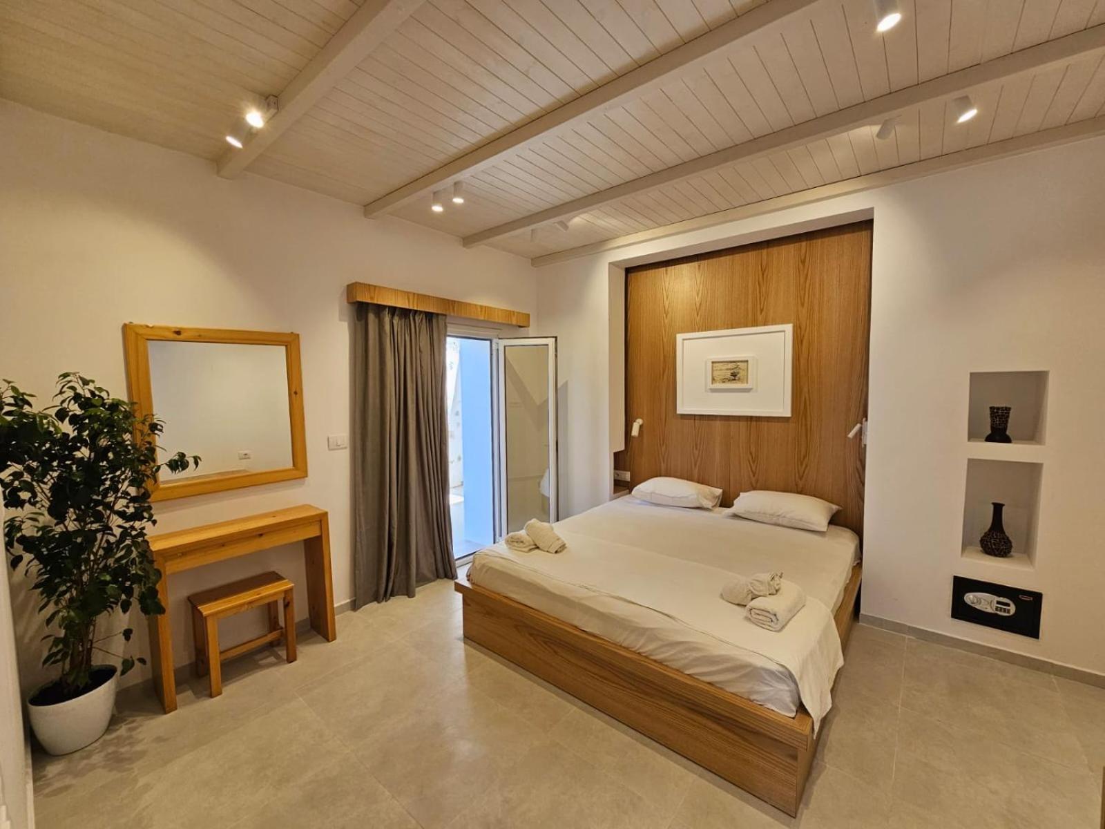 Argileos Apartment Himare Bagian luar foto